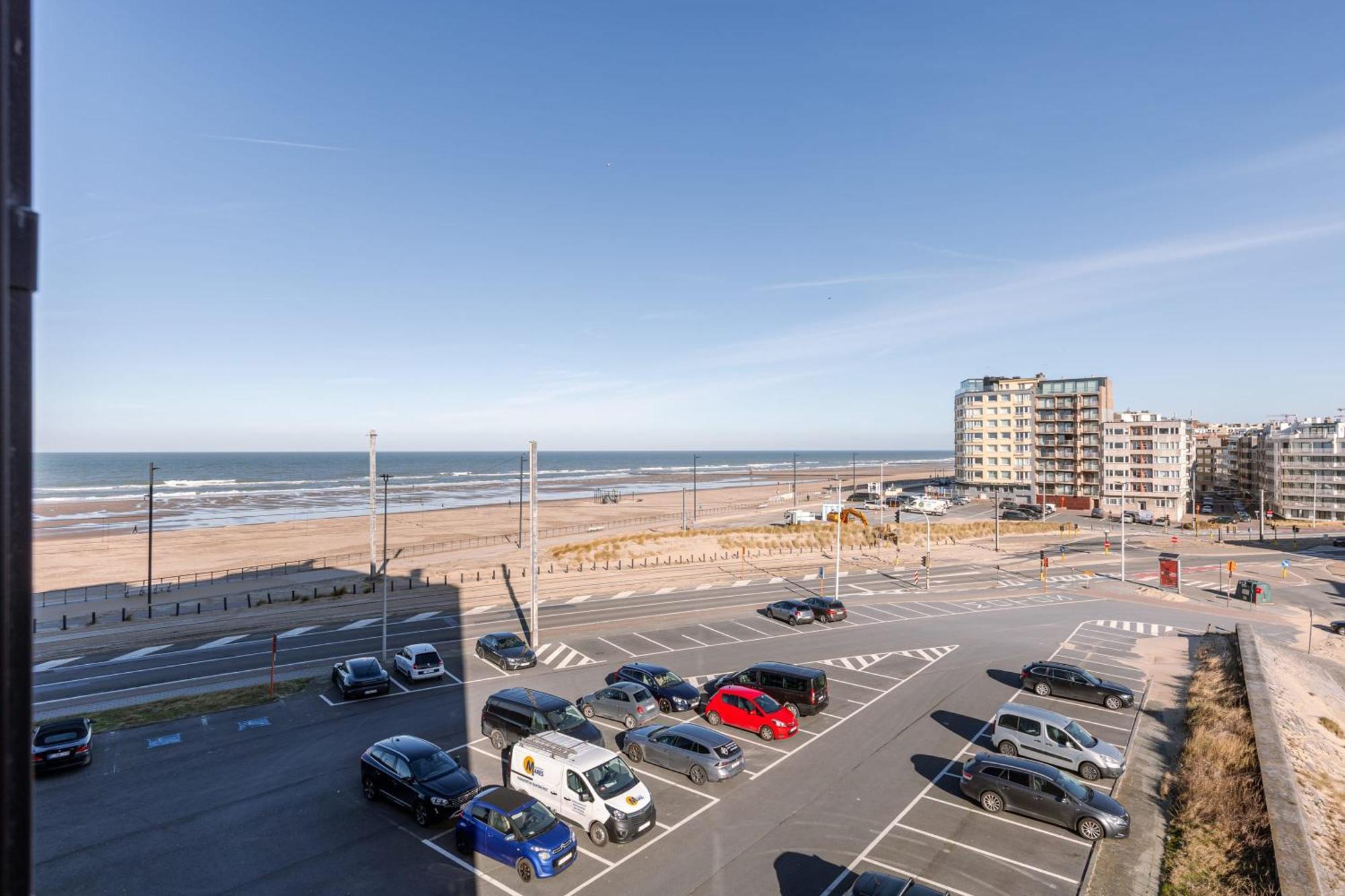 Huswell - Spacious & Modern Sea View Apartment With Garage Oostende Buitenkant foto