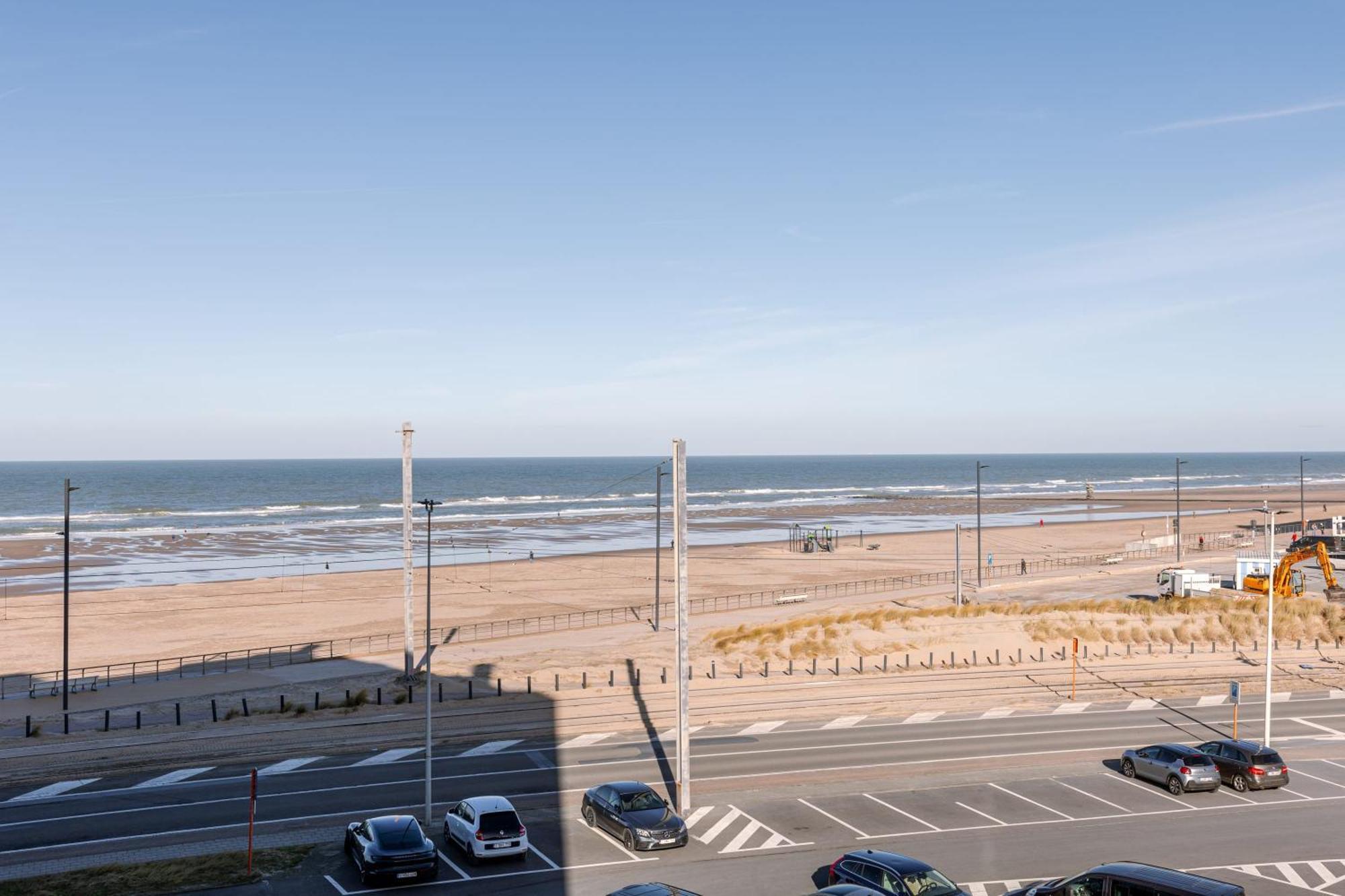 Huswell - Spacious & Modern Sea View Apartment With Garage Oostende Buitenkant foto